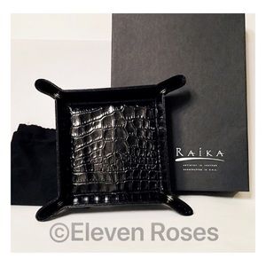 Raika Black Leather Snap Travel Valet Tray